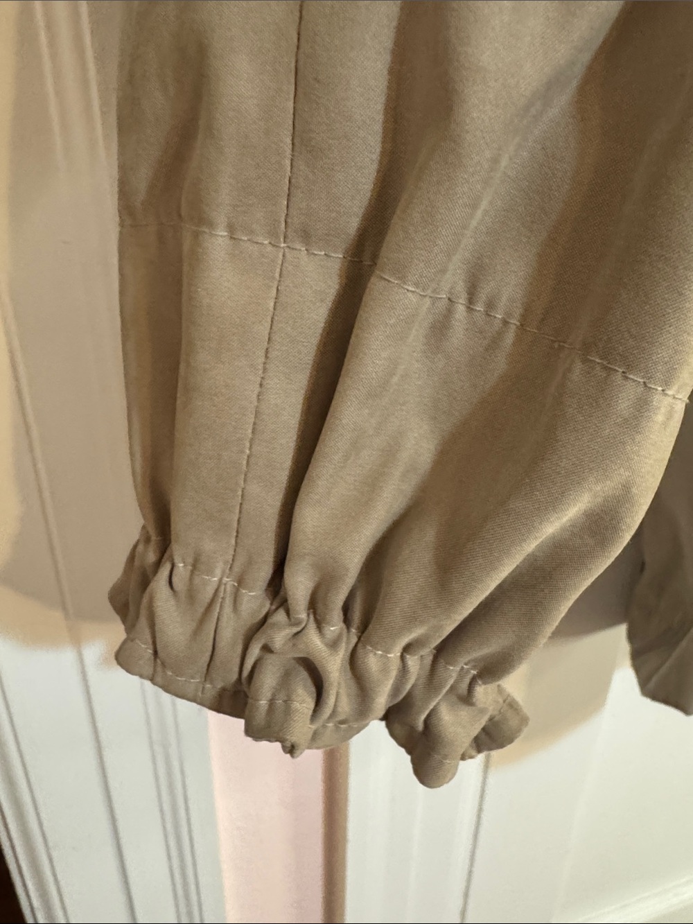 Liz Claiborne Tan Trench with Olive Plaid Lining - Picture 5 of 10
